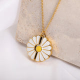 Personalized Daisy Enamel Pendant Name Necklace