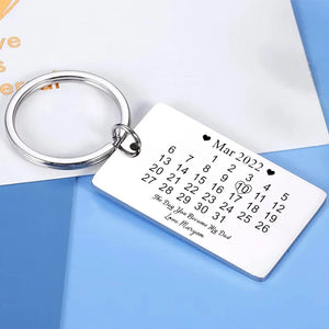 Personalized Stainless Steel Calendar Keyring: Special Date Gift for Dad