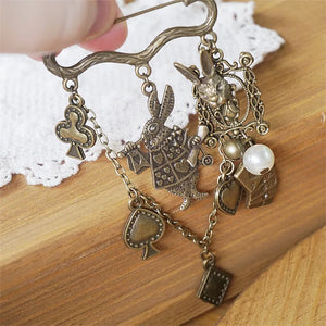DEAR-LIFE Jewelry Retro Anti-Glare Buckle Alice's Brooch