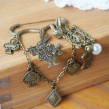 DEAR-LIFE Jewelry Retro Anti-Glare Buckle Alice's Brooch