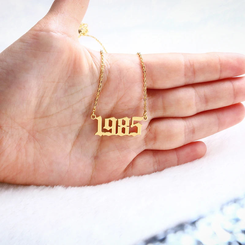 DODOAI Old English Year Numbers Choker Necklace - 1992/1993/1994 Birthday Gift
