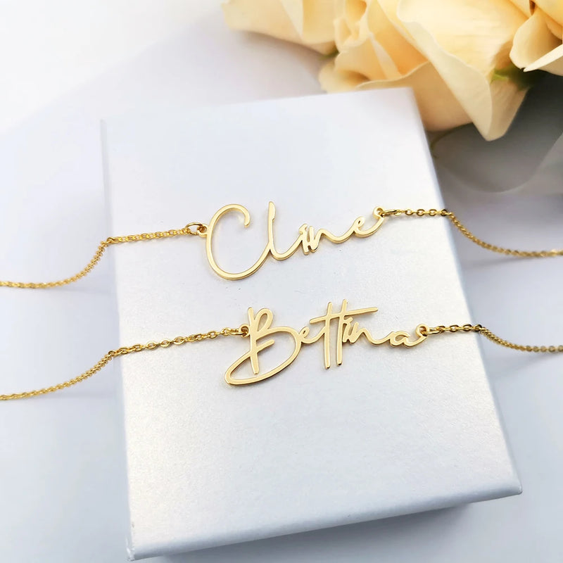 DODOAI Custom Name Necklace, Cursive Font Pendant