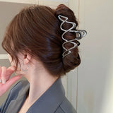 Metal Geometry Wavy Crab Hair Clip for Women's Hair
