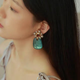 Women's Resin Gem Flower Ear Clip Retro High-End Jewelry