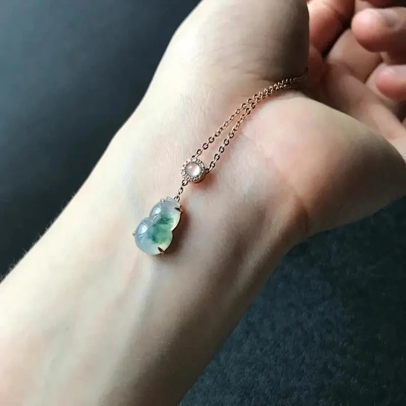 Green Chalcedony Gourd Necklace Pendant Charm Chinese Art Jewelry