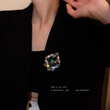 Diamond Bee Rose Flower Brooch Women Lapel Dress Suit Sweater Accessory