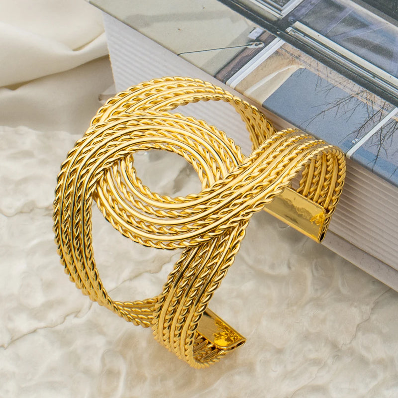 Dubai Bracelet for Women Classic Rust Proof Large Chain Cuban Bangle