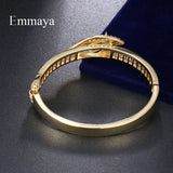 Leaf Appearance Bracelet: Elegant Jewelry for Dinner