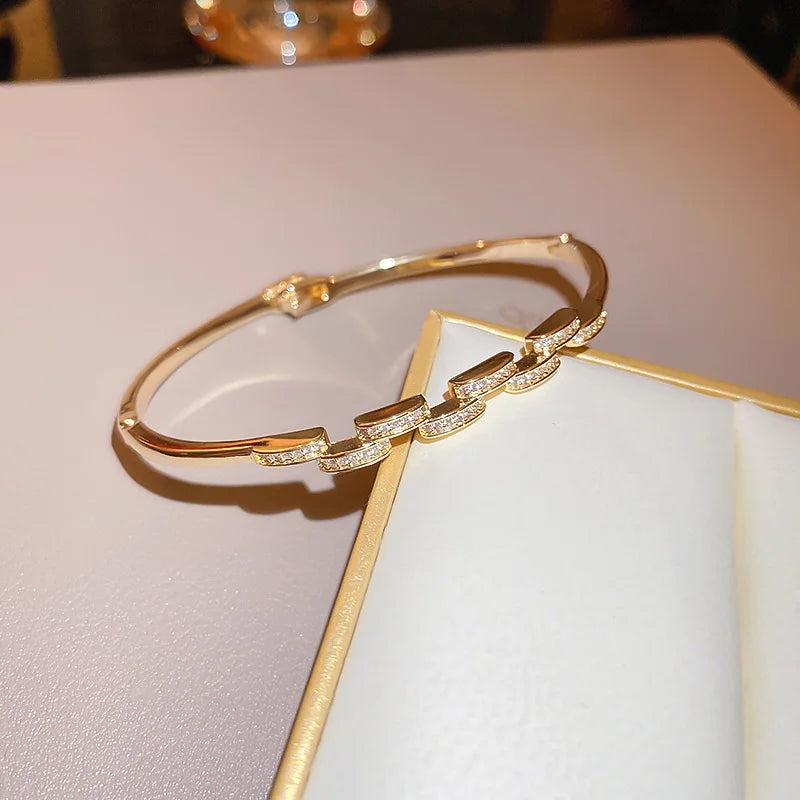 Zircon Spliced Buckle Bracelet Electroplated High Sense Jewelry
