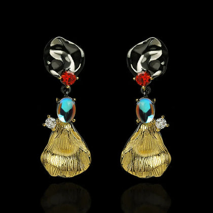 Courtly Moonlight Jewel Earrings Set with Red Zircon