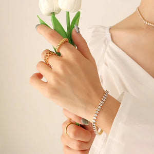 Zircon Inlaid Necklace Bracelet Set Stainless Steel Jewelry