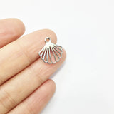20pcs Tiny Flat Shell Charms Pendant 2 Colors