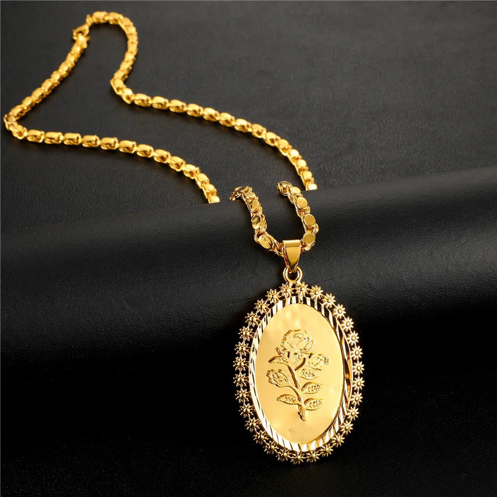 Oval Flower Pendant Necklace for Mom Chain Statement Necklace Accessories
