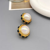 Luxury Pearl Inlaid Green Glass Ear Clip 18k Plating