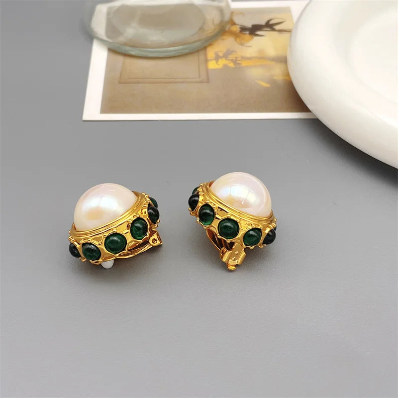 Luxury Pearl Inlaid Green Glass Ear Clip 18k Plating