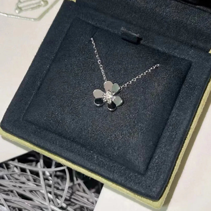 S925 Sterling Silver Lucky Grass Necklace Sweet Romantic Fairy Platinum