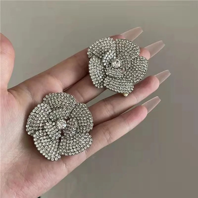 Full Diamond Rose Petals Ear Stud - Elegant Net Red Diamond