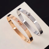 925 Silver Pig Nose Twist Lock Bracelet for Women's Party