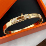 925 Silver Pig Nose Twist Lock Bracelet for Women's Party