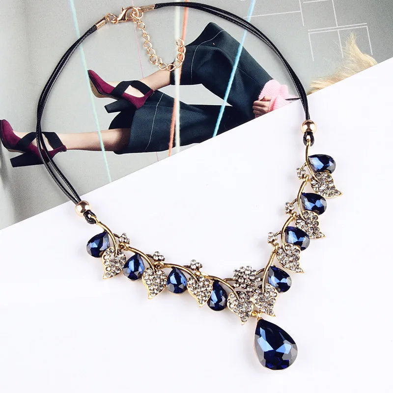 Exaggerated Pendant Short Sweater Chain Vintage Clavicle Chain