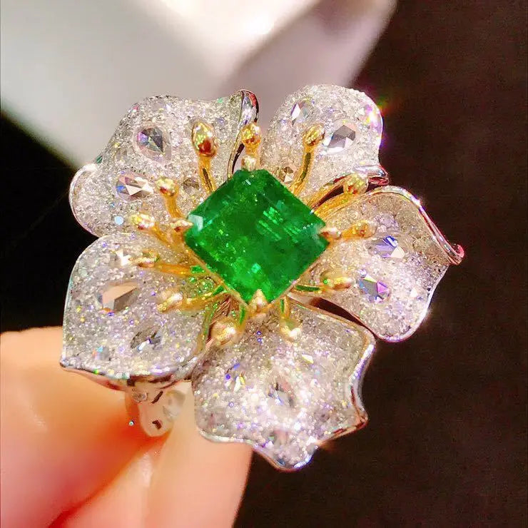 Vintage Silver Flower Wedding Ring 1.65ct Emerald Stone