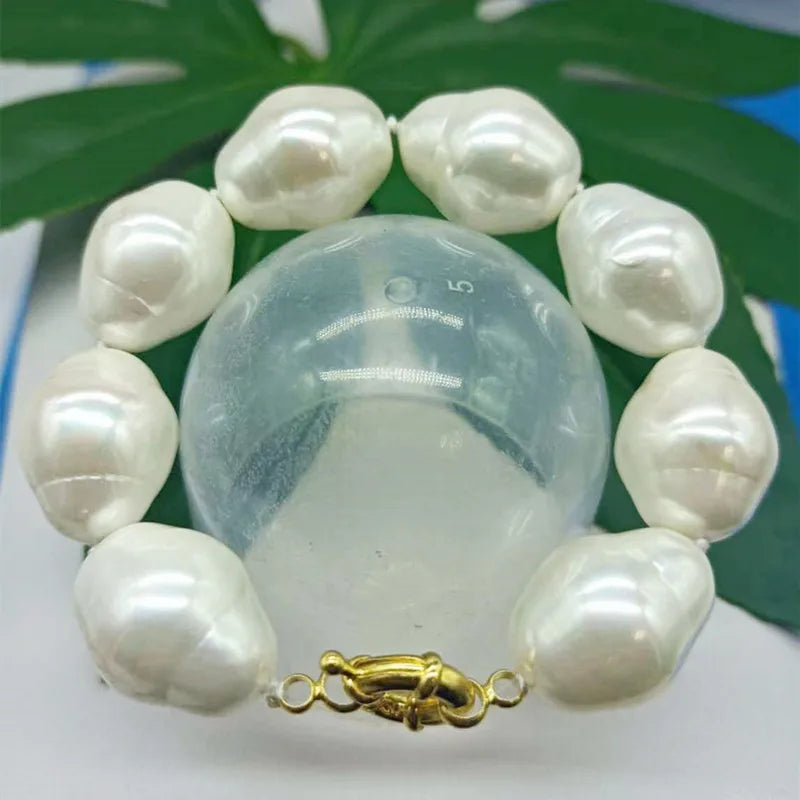 Large Shell Pearl Bracelet 7.5 Inch Boutique Ladies Jewelry Gift