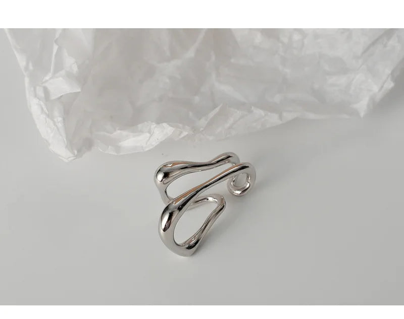 Minimalist Artistic Hyperbole S925 Silver Irregular Line Ear Clip
