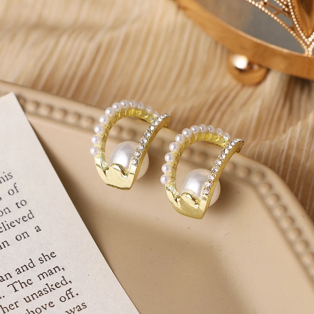 Vintage Geometric Pearls Stud Earrings Heart Crystal Irregular Pearl Earring