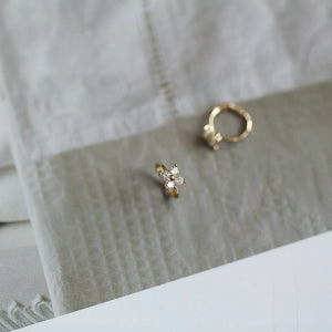 9k Gold Small Flower Earring with Zircon Ear Buckle