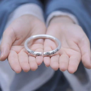 Vintage Flower Pattern Bangle Thai Silver Jewelry