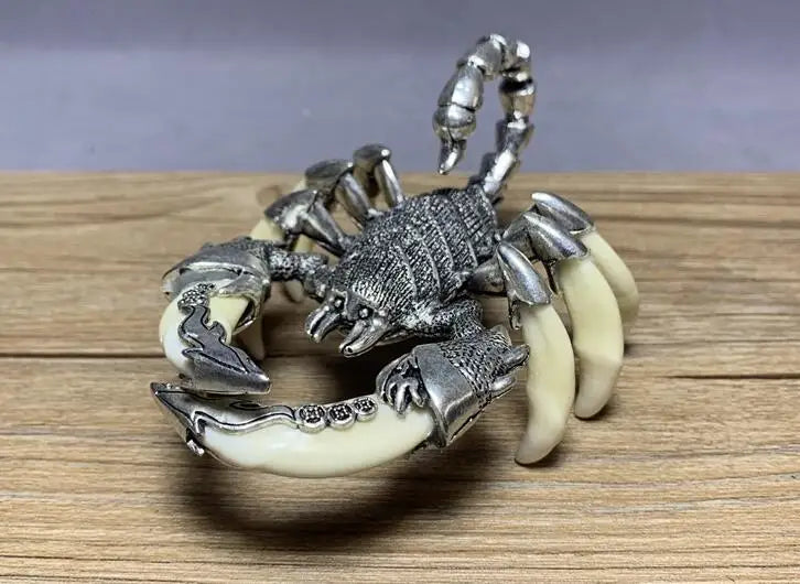 Tibetan Silver Scorpion Double Teeth Wolf Teeth Pendants Amulet Ornaments