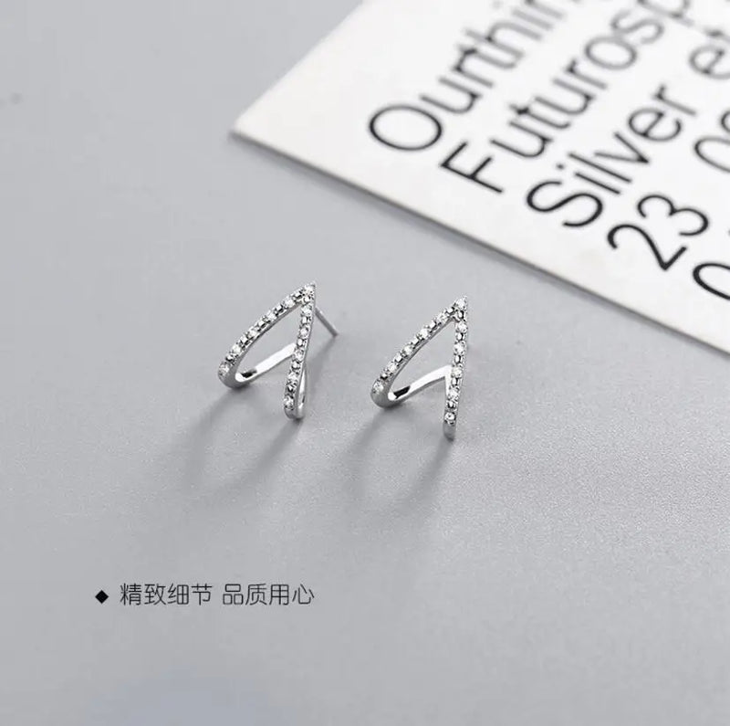 925 Silver V-Shape Stud Earring Clear CZ Ear Pin