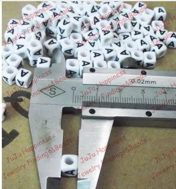 Acrylic Alphabet Letter Beads Cube Loose Plastic A-Z 10MM xyb001