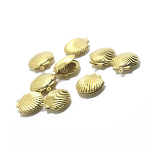 Brass Shell Necklace Pendant Openable Clothing Jewelry Box