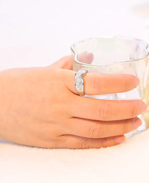 Crystal Ripple Shape Wedding Engagement Ring