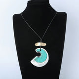 Vintage Resin Moon Pendant Collar Necklace for Women