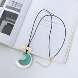 Vintage Resin Moon Pendant Collar Necklace for Women