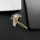 Elegant Titanium Steel Flowers Pearl Women's Brooch