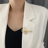 Elegant Titanium Steel Flowers Pearl Women's Brooch