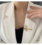 Elegant Titanium Steel Flowers Pearl Women's Brooch