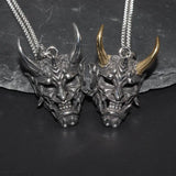 Vintage Wolf Head Pendant Necklace with Zircon