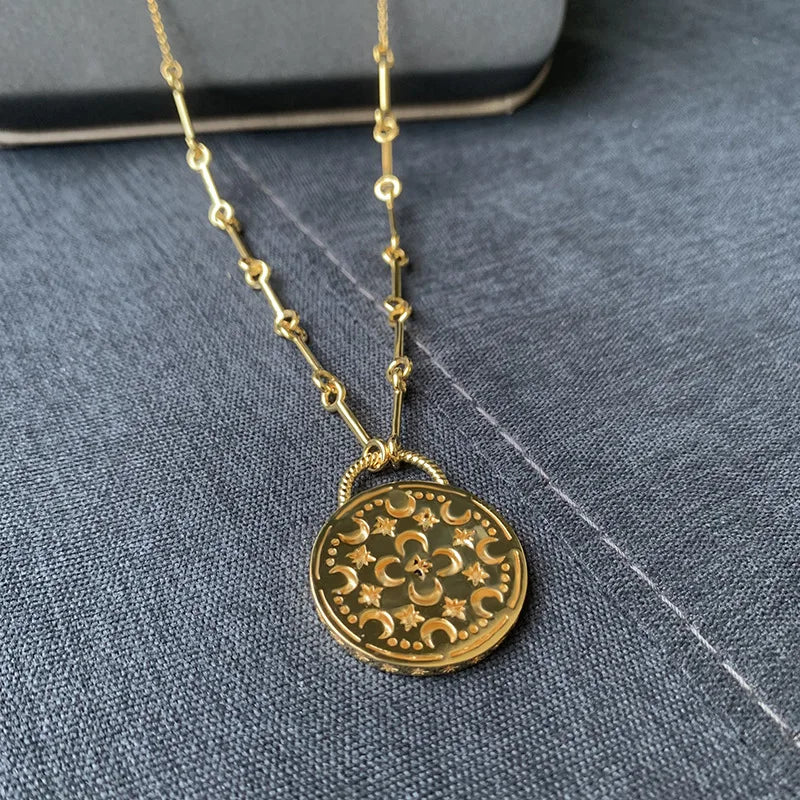Vintage Rome Female Crystal Moon Star Necklace Zk30
