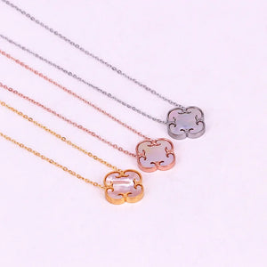 Mother-of-Pearl Clover Shell Fishtail Necklace