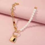 Pearl Lover Lock Necklace Creative Shell Pearl Clavicle Chain Lady Gift