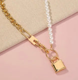 Pearl Lover Lock Necklace Creative Shell Pearl Clavicle Chain Lady Gift