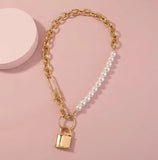 Pearl Lover Lock Necklace Creative Shell Pearl Clavicle Chain Lady Gift
