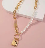 Pearl Lover Lock Necklace Creative Shell Pearl Clavicle Chain Lady Gift