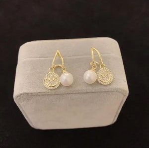 Classic South Sea Shell Pearl Top Rhinestone Stud Earrings