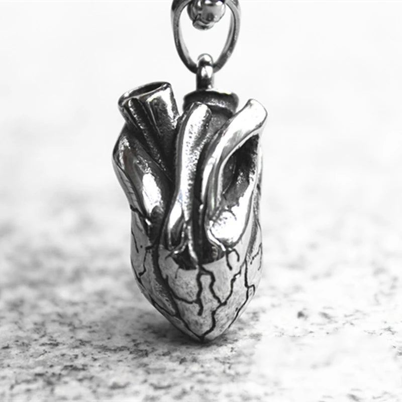 Hand-made Retro Heart Pendant Necklace