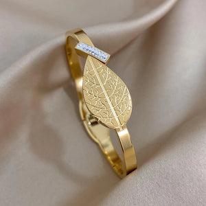 Vintage Titanium Steel Leaf Charm Bracelet for Women